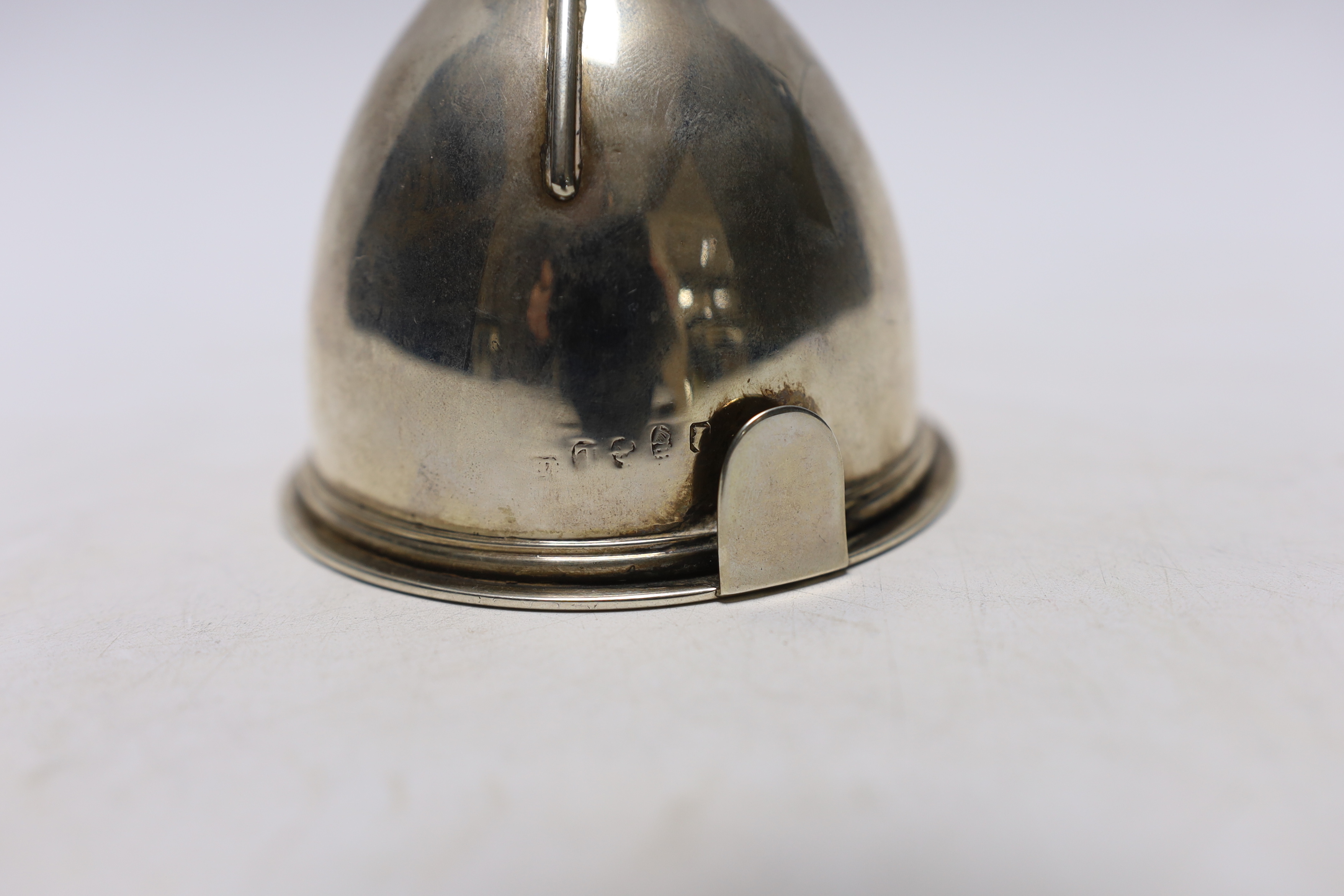 A George III Irish silver wine funnel, maker's mark rubbed, Dublin, 1807, 14.4cm, 4.5oz.